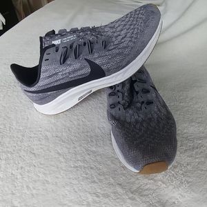 Nike zoom Pegasus 36 grey size 8.5